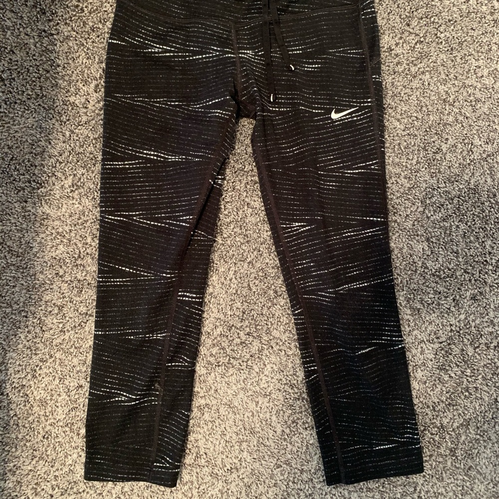 Nike dri-fit cropped leggings